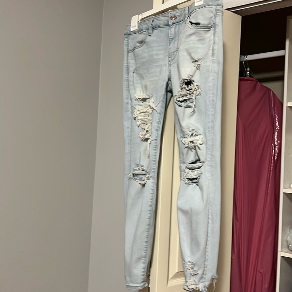 American Eagle Jeans Womens Sz 8 Light Blue Super Stretch Jean Distressed